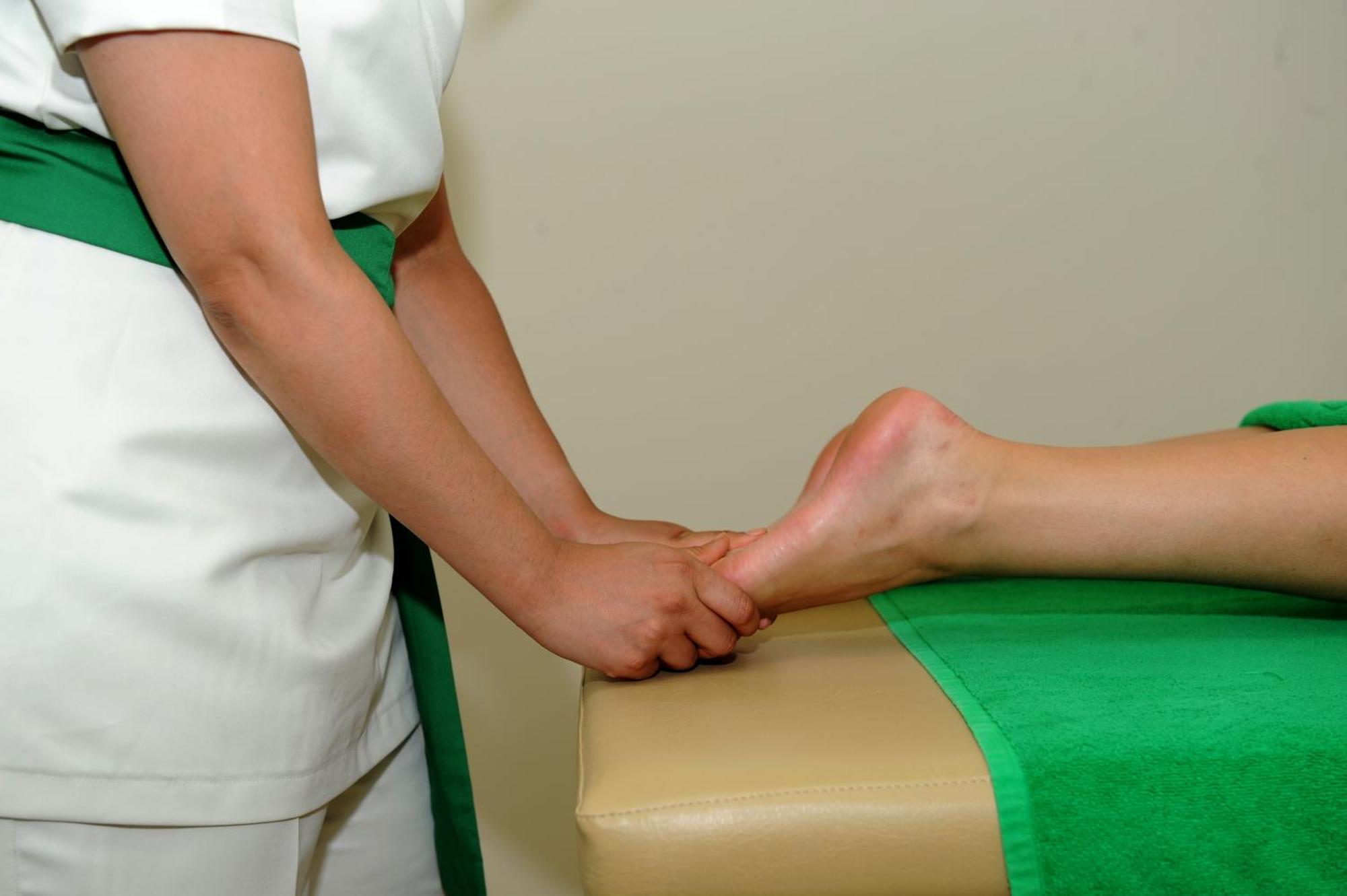 Hotel Prestige Agadir Boutique & Spa Dış mekan fotoğraf A foot massage
